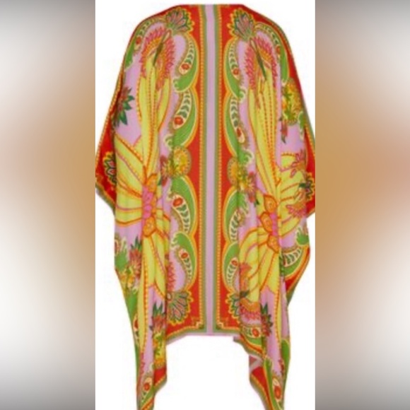 FARM Rio Beach Toucsn Floral Wrap Kimono - Picture 7 of 9